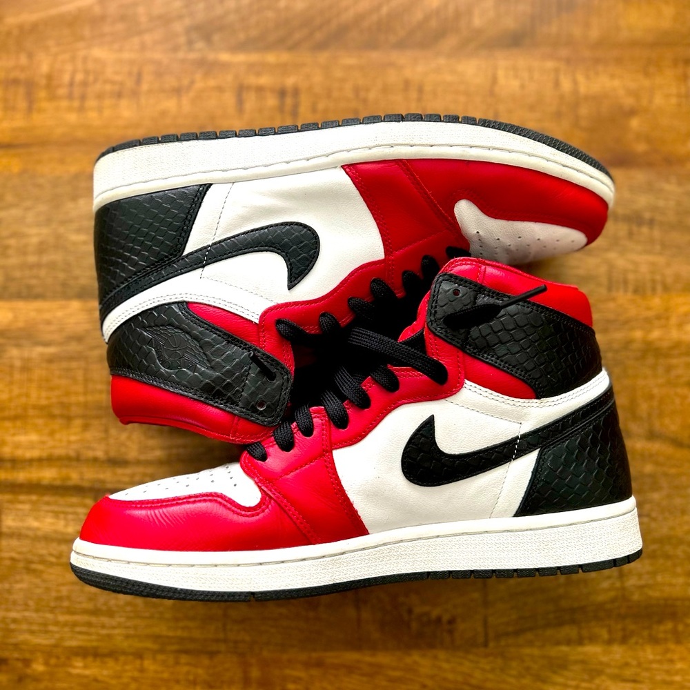 Jordan 1 Retro High - Satin snake Chicago. Size 10